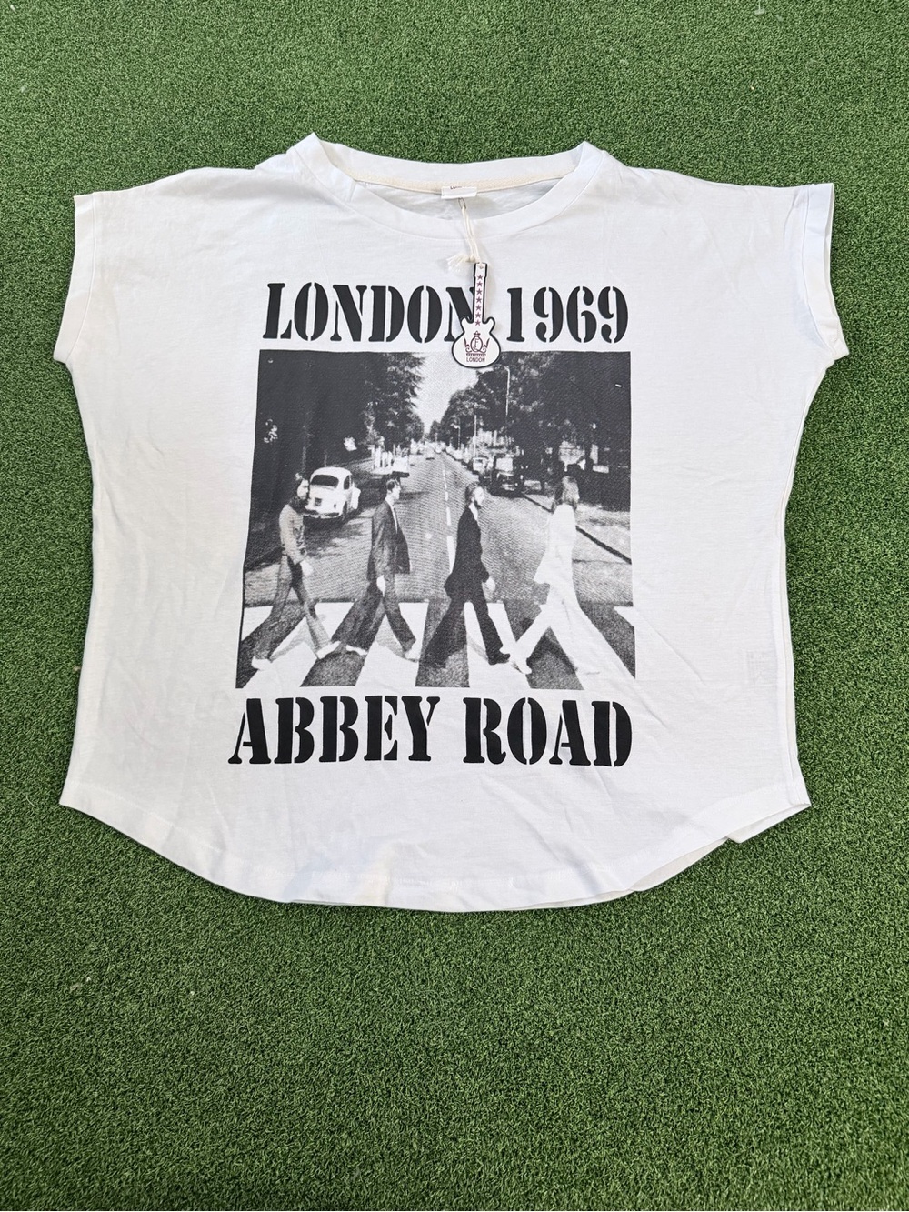 NWT Funky Queen UK The Beatles Abbey Road Loose Fit Top